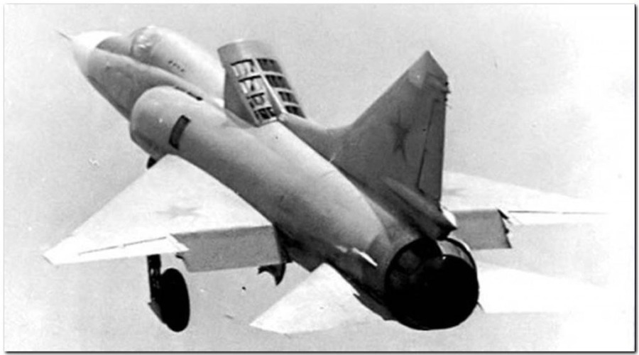 Прототип 23. Самолет миг 23пд. Миг-23 истребитель. Миг 23 вертикального взлета. Прототип миг-23.